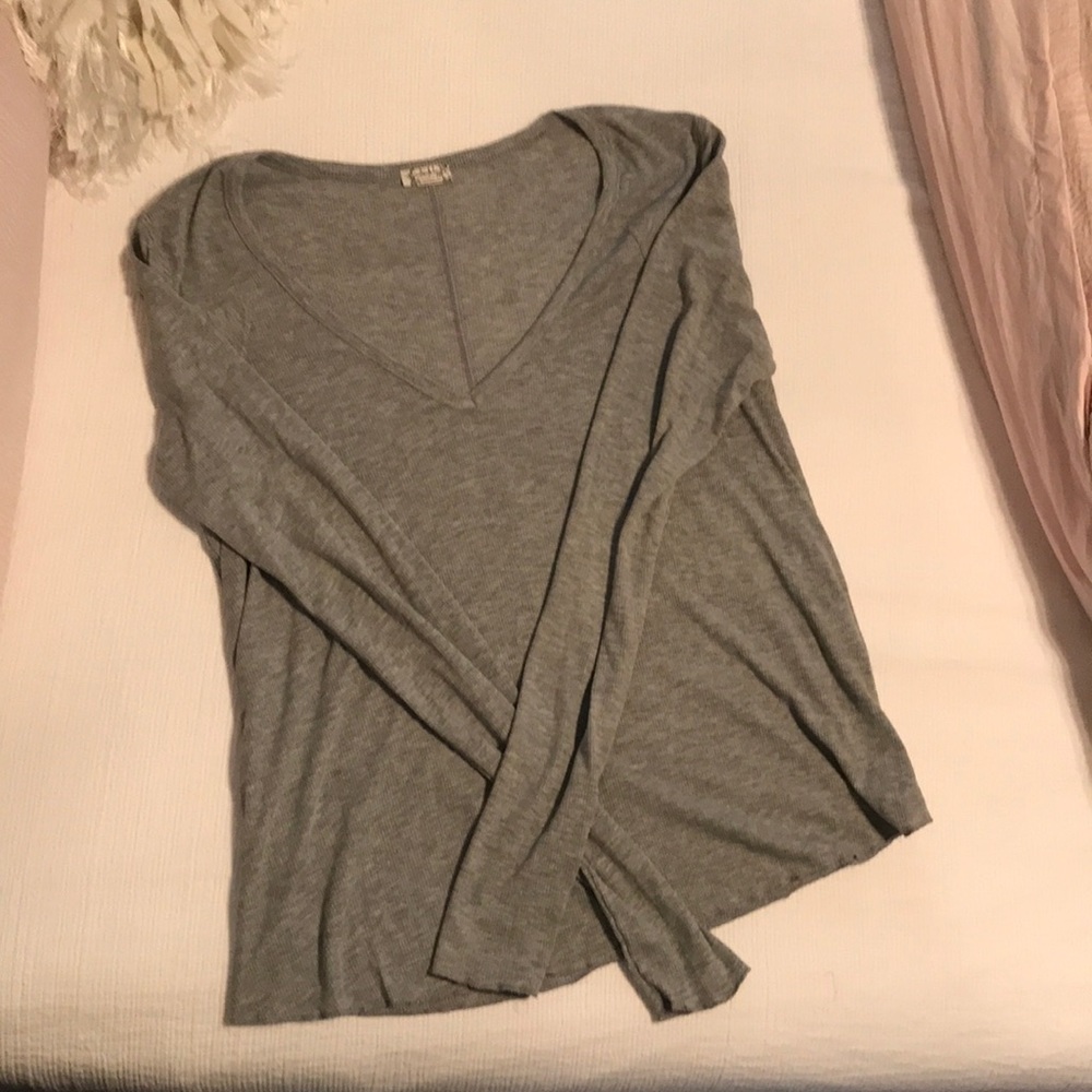 NWOT Free People Gray long-sleeved Henley tee